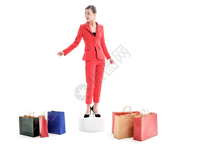 红色装女性购物图片