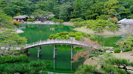 日本高松栗林公园眺望掬月亭背景