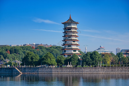 祭奠烈士湖南长沙烈士公园年嘉湖边的佛塔背景