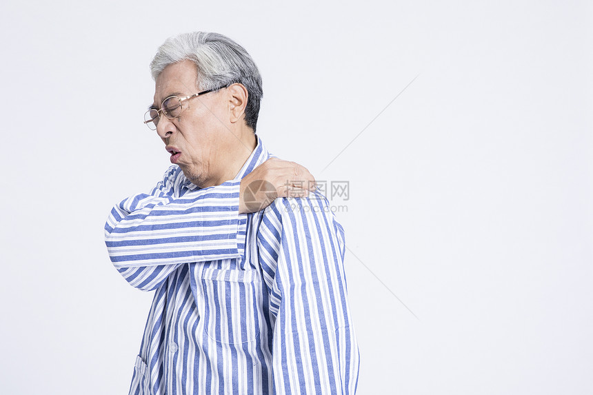 老年病人肩膀疼痛图片