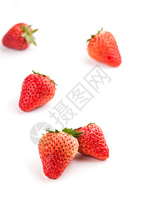 鲜草莓促销海报草莓创意摄影背景