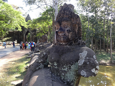 柬埔寨吴哥窟阿修罗石像高清图片