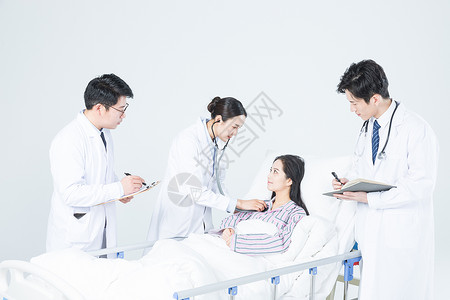 医生照片医疗团队探望病人背景