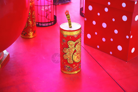 春节巨型鞭炮装饰背景图片
