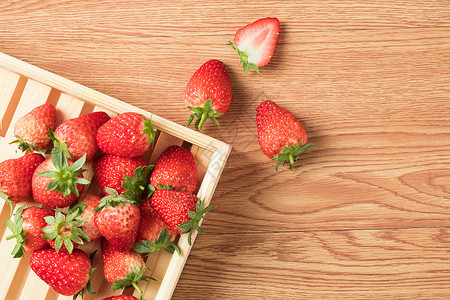 新鲜的草莓背景图片