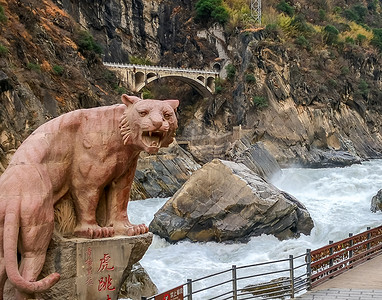 丽江虎跳峡云南香格里拉虎跳峡风光背景