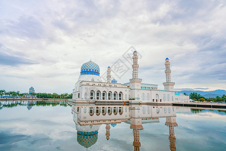 热门度假胜地马来西亚沙巴水上清真寺背景