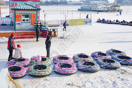 轮胎滑雪黑龙江冬季冰上项目背景