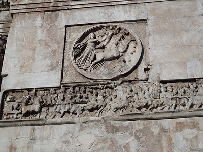 罗马君士坦丁凯旋门雕塑图片
