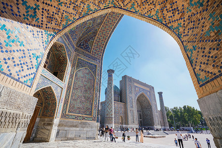 乌兹别克斯坦撒马尔罕雷吉斯坦广场清真寺背景图片