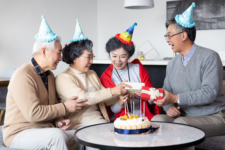 生日老人送礼背景图片