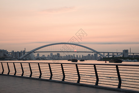 上海滨江绿地日出清晨高清图片