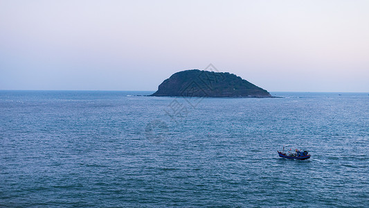 海上孤岛背景图片