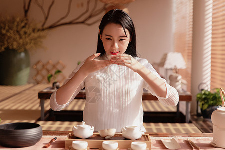 美女品茶 图片