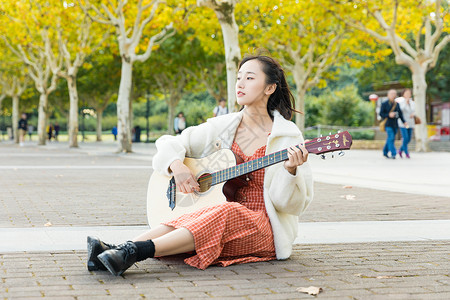 白吉他素材文艺女性弹吉他背景