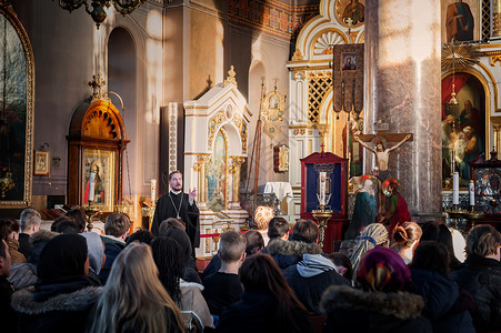 芬兰乌斯别斯基东正教堂法事高清图片