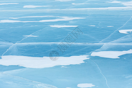 结冰的蓝色湖面背景图片