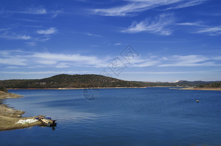 花山节云南曲靖花山湖冬景背景