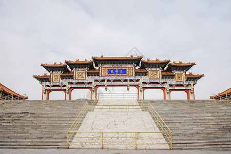 鞍山玉佛寺大门背景图片