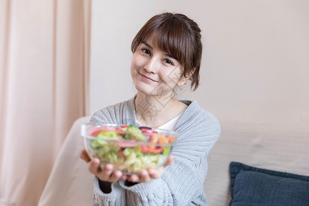 居家女性吃早餐背景图片