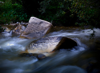 水字青海玉树嘉那玛尼石堆背景