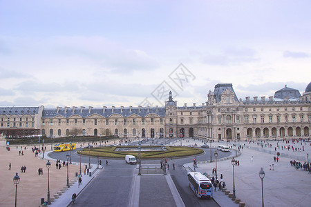 巴黎卢浮宫全景图片