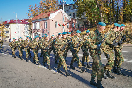 白俄罗斯军人阅兵【媒体用图】（仅限媒体用图使用，不可用于商业用途）背景图片