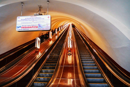防空洞乌克兰世界最深地铁扶梯背景