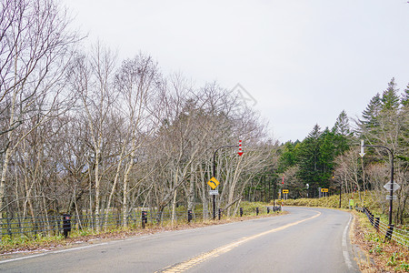 日本北海道阿寒摩周国立公园道路高清图片