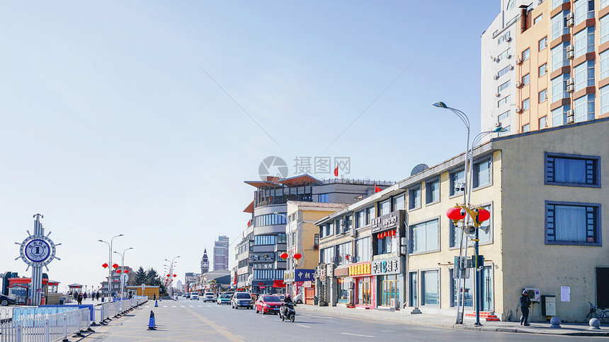 丹东鸭绿江畔街景图片