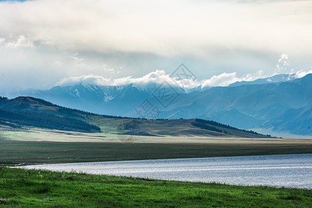 新疆赛湖草原环境图片