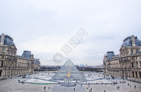 法国巴黎卢浮宫全景高清图片