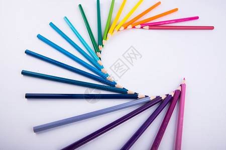 白底彩虹素材彩色铅笔背景