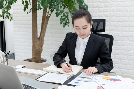 职场女性书写统计图片