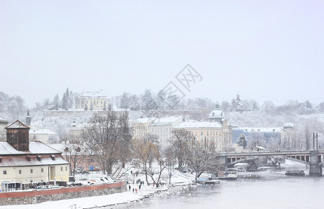 布拉格古城雪景高清图片