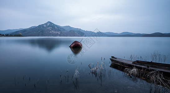 湖边水库在水一方背景