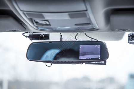 智能行车记录仪车内的行车记录仪背景