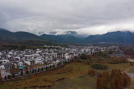 塔川风光社会主义新农村背景