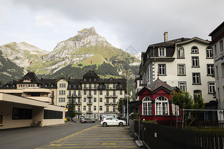 以山为背景的建筑瑞士英格堡小镇风光背景