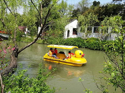 扬州瘦西湖游船背景图片
