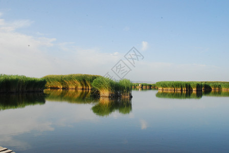 新疆相思湖风景图片
