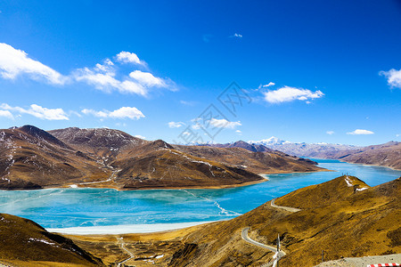 冬季高原冬天蓝绿色宝石般的羊湖羊卓雍措背景