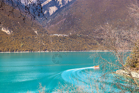 西藏林芝巴松措湖风景高清图片