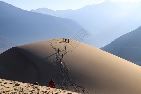 西藏林芝沙丘风光背景图片