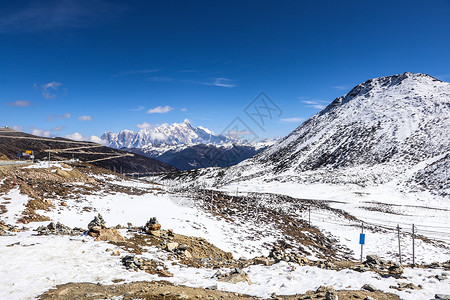 西藏林芝色季拉山口背景图片