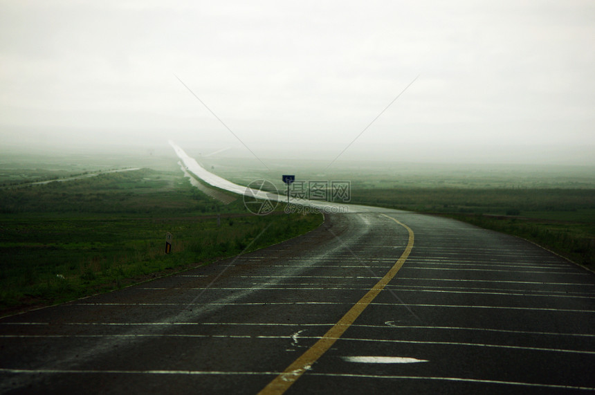 内蒙古草原高速公路图片