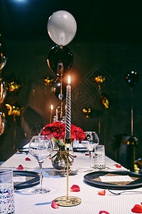 宴会气球装饰晚宴餐桌蜡烛摆台背景