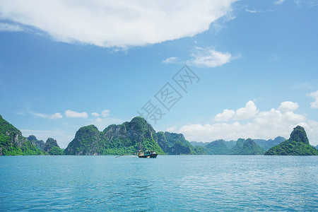 越南下龙湾喀斯特地貌背景图片
