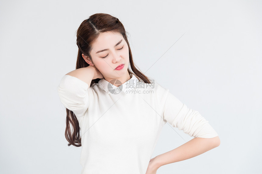 女性颈椎酸痛图片
