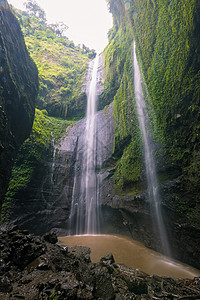 印尼火山瀑布图片